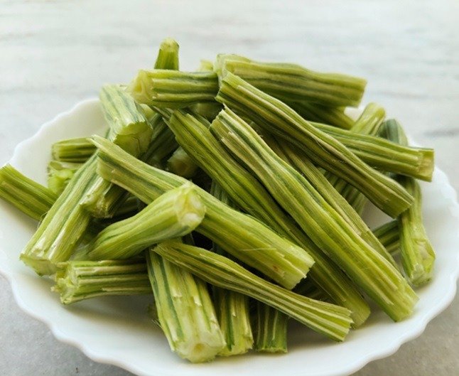 A picture of drumstick: moringa/drumstick benefits & 3 Recipes